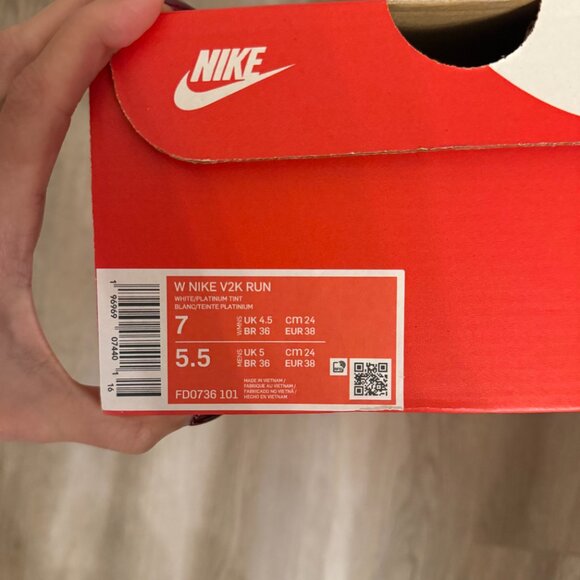 NWT Nike V2K Run "Platinum Green" sneakers - Picture 4 of 4